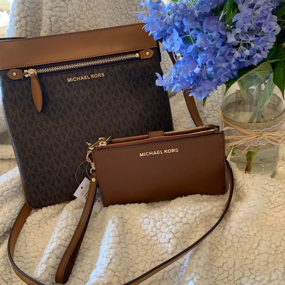 Large crossbody brown/acorn matching wallet